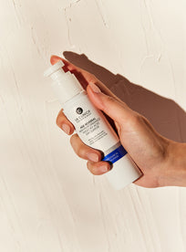 AgeReversalHydroxyAcidExfoliatorHand_102x138@2x